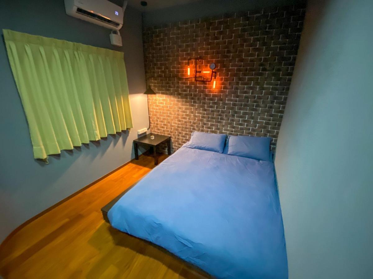 Ruifang Travelers Backpackers Inn New Taipei City Exterior photo