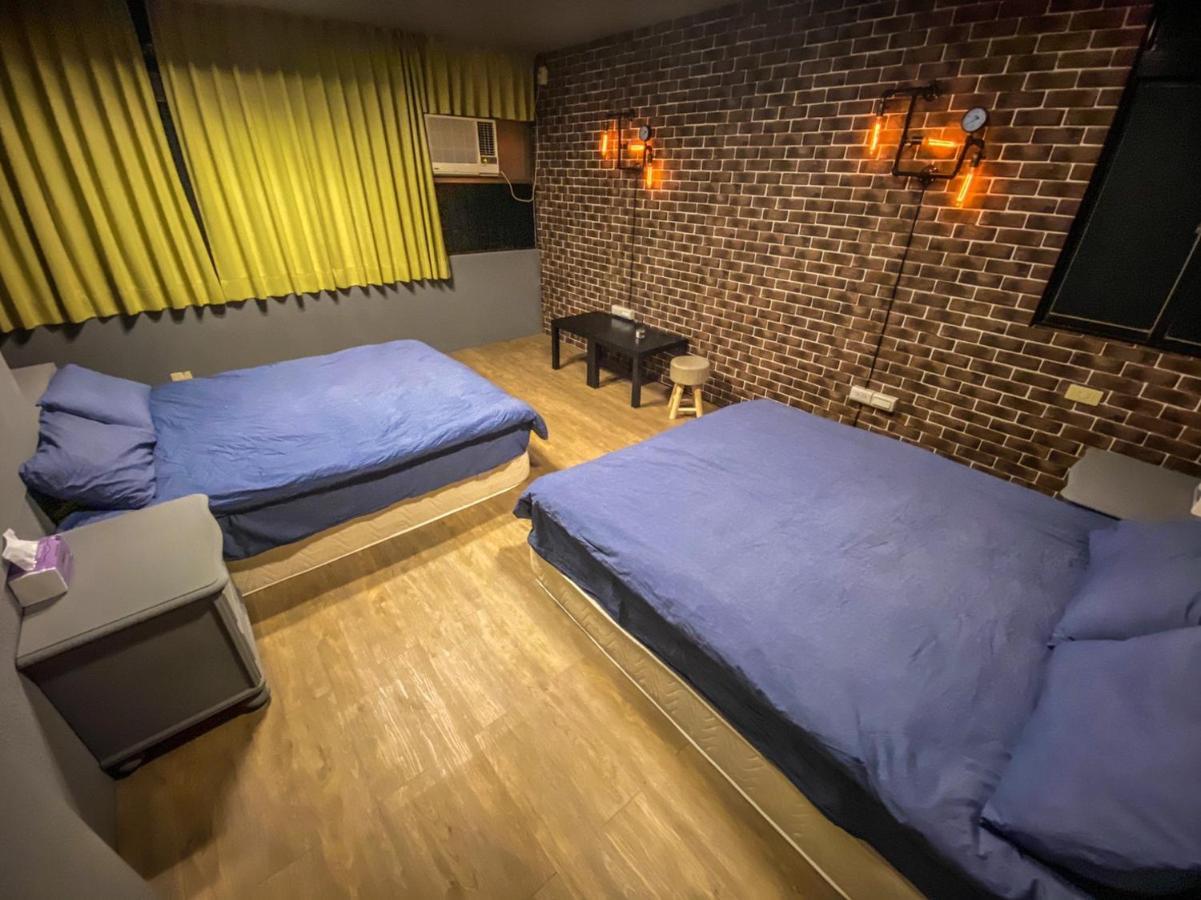 Ruifang Travelers Backpackers Inn New Taipei City Exterior photo