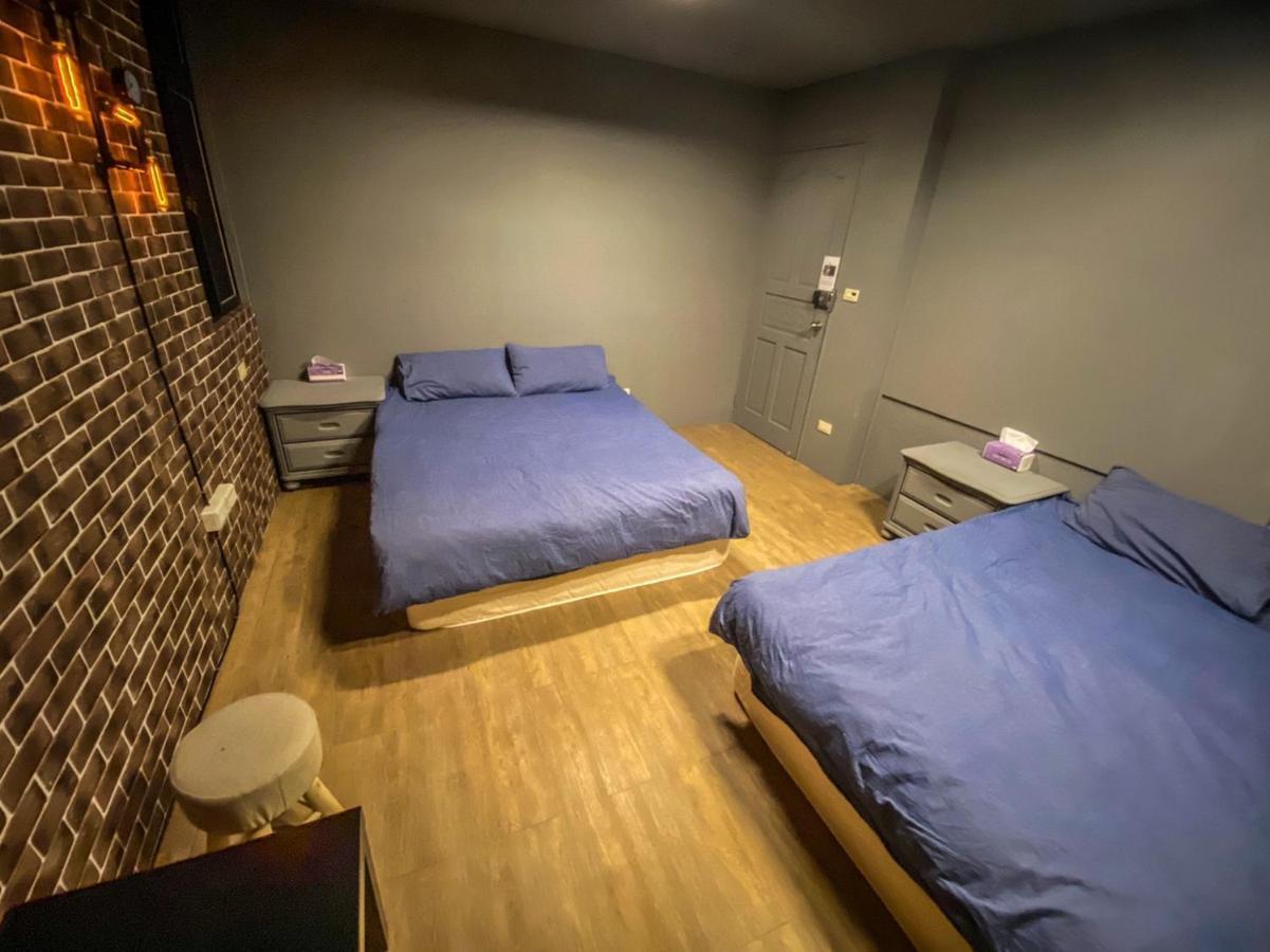 Ruifang Travelers Backpackers Inn New Taipei City Exterior photo